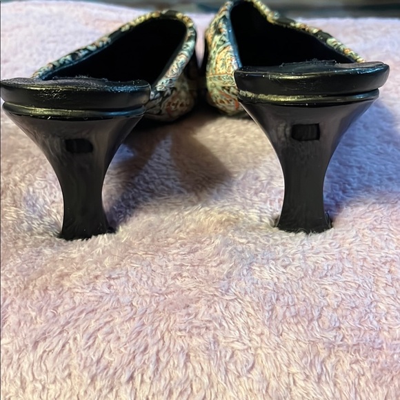 Black and Multicolor Heels - Picture 2 of 7